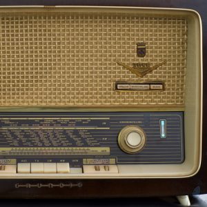 Nostalgie en creativiteit op de werkplek. Grundig Radio 2098